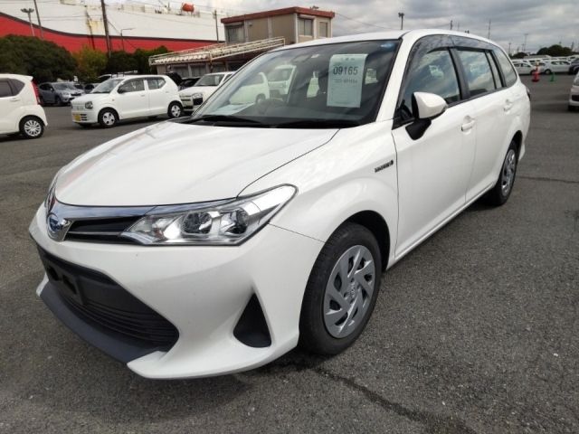 9165 Toyota Corolla fielder NKE165G 2018 г. (LUM Kobe Nyusatsu)